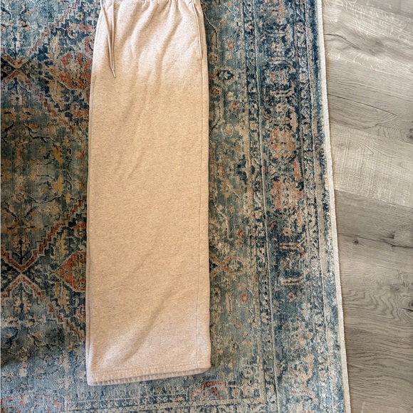 Abercrombie Beige High-Rise Wide Leg Sunday Sweatpant - Picture 6 of 8